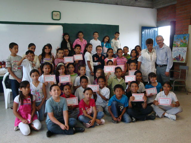 NIÑOS DISCIPULADOS COLEGIO EN PEREIRA 2011